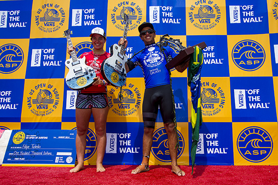 Tyler Wright (AUS) and Filipe Toledo (BRA) are crowned champions of the Vans US Open of Surfing. Image: ASP/Morris