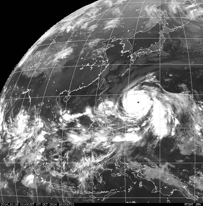 2014年10月8日午前10時の台風19号の衛星画像