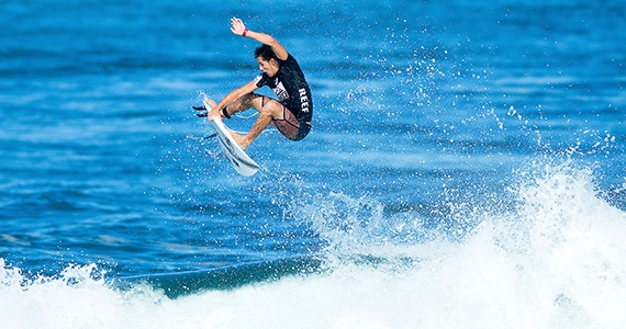 Kalani David (HAW) scored a near-perfect 19.43 points (out of a possible 20.00) today to secure a Round 1 win and the highest heat total of the event so far. Image: ASP / Ed Sloane